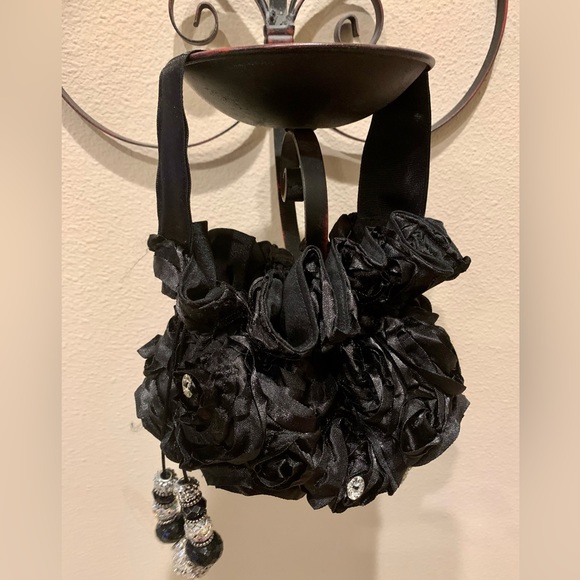 NWOT HANDMADE DARLING SATIN EVENING PURSE. PURCHASED IN A POSH BOUTIQUE. - Picture 3 of 5